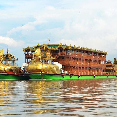 Mandalay Karaweik Mobile Hotel Exteriör bild