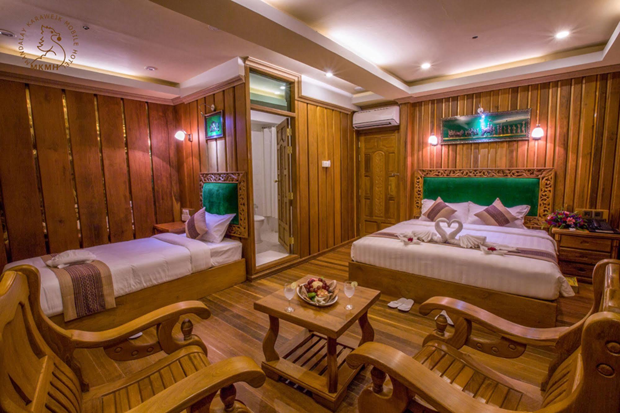 Mandalay Karaweik Mobile Hotel Exteriör bild